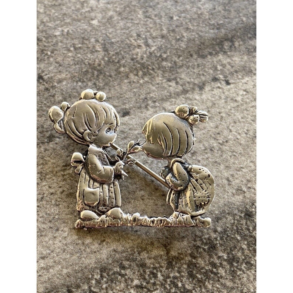Sterling Vintage Artisan Brooch Girls Cartoonist Smell Flower 8.39g